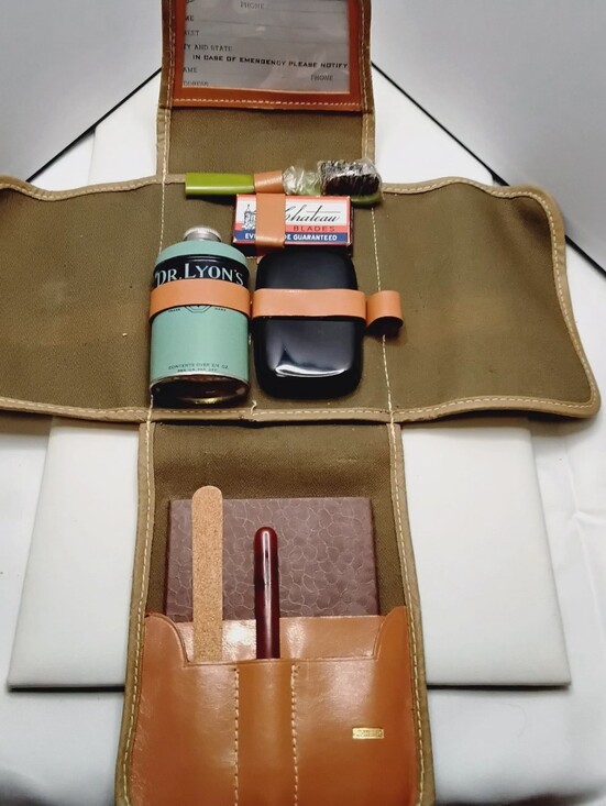 PIONEER Other - Vintage Pioneer Men's Travel Kit Case